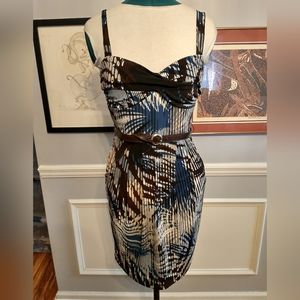 Bisou Bisou dress with belt size 8, has stretch